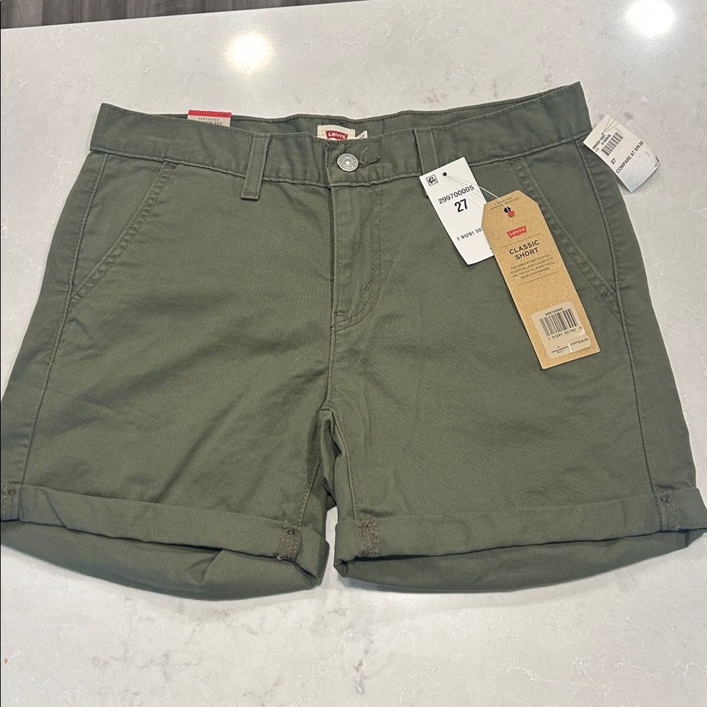 NWT Levi's Women's Olive Green Classic Shorts Cuffed Size 27/ 4